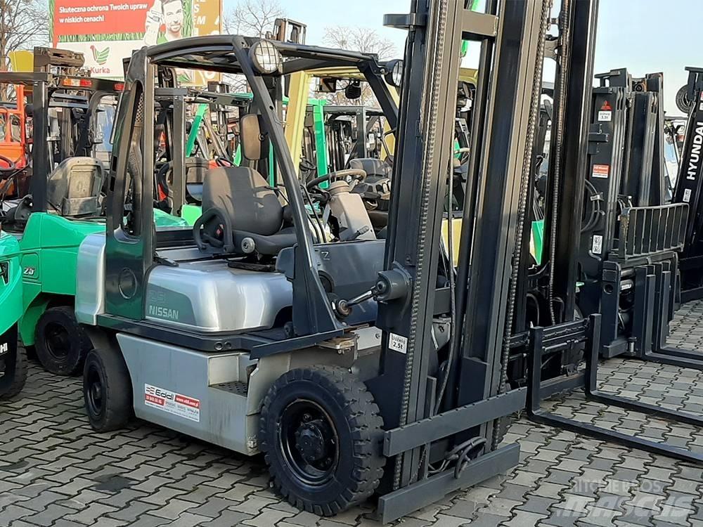 Nissan Y1D2A25Q Diesel trucks
