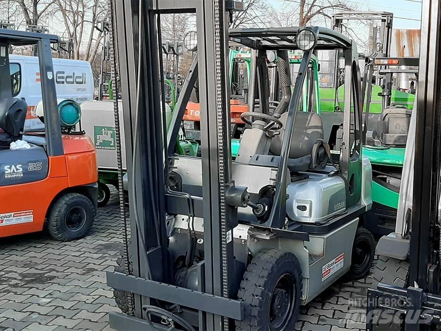 Nissan Y1D2A25Q Diesel trucks
