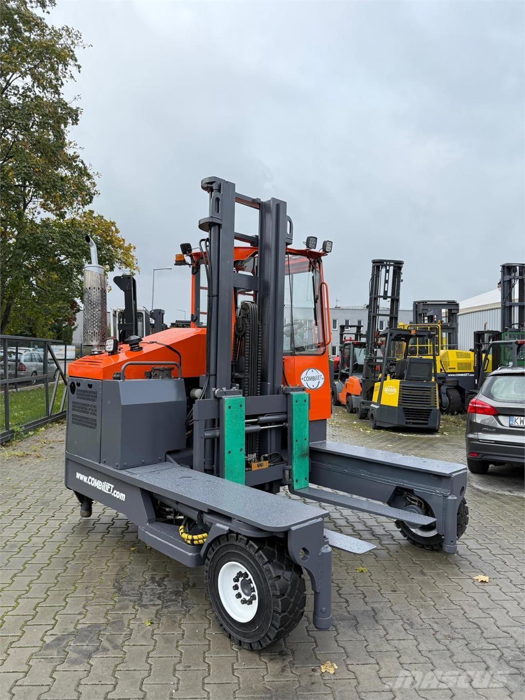 Combilift C5000 XL 4-way reach truck