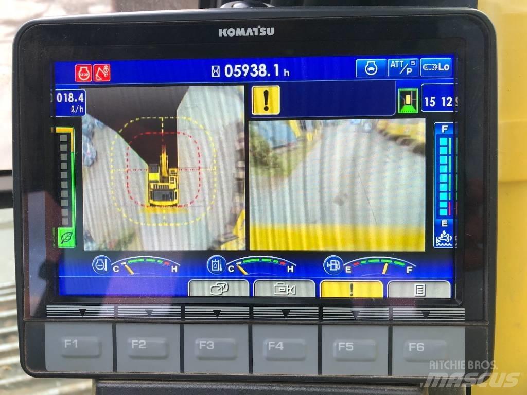 Komatsu PC490LC-11 Crawler excavators