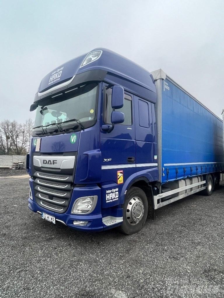 DAF Xf 106 FAR Curtain sider trucks
