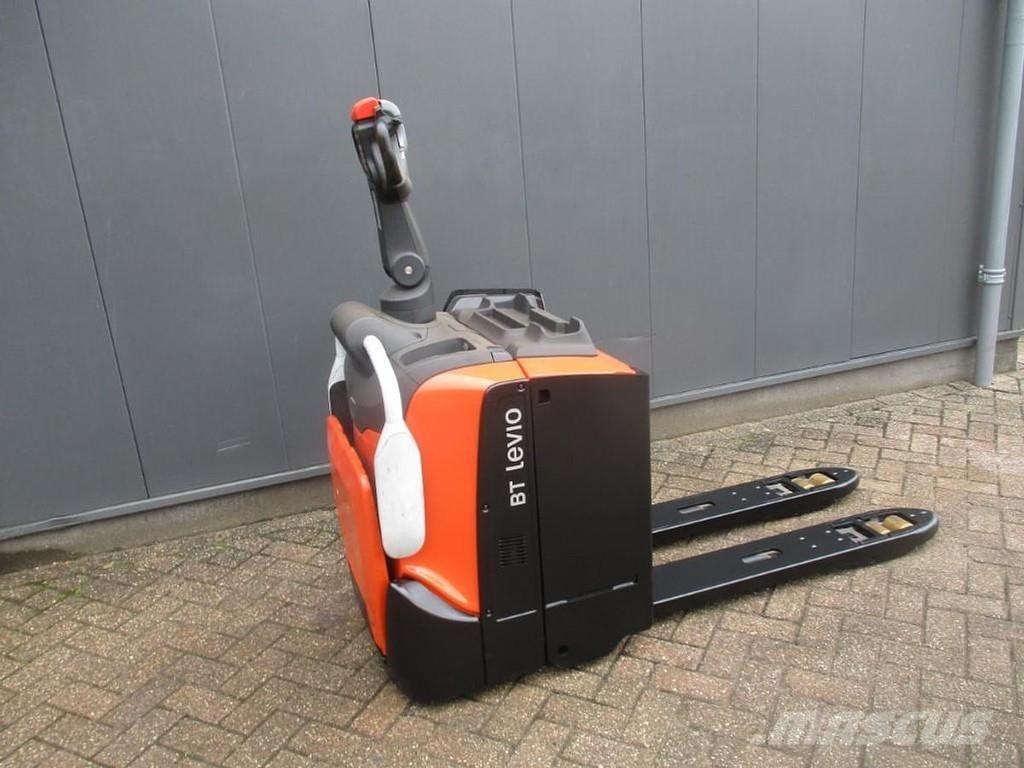 Toyota LPE200 Low lift with platform