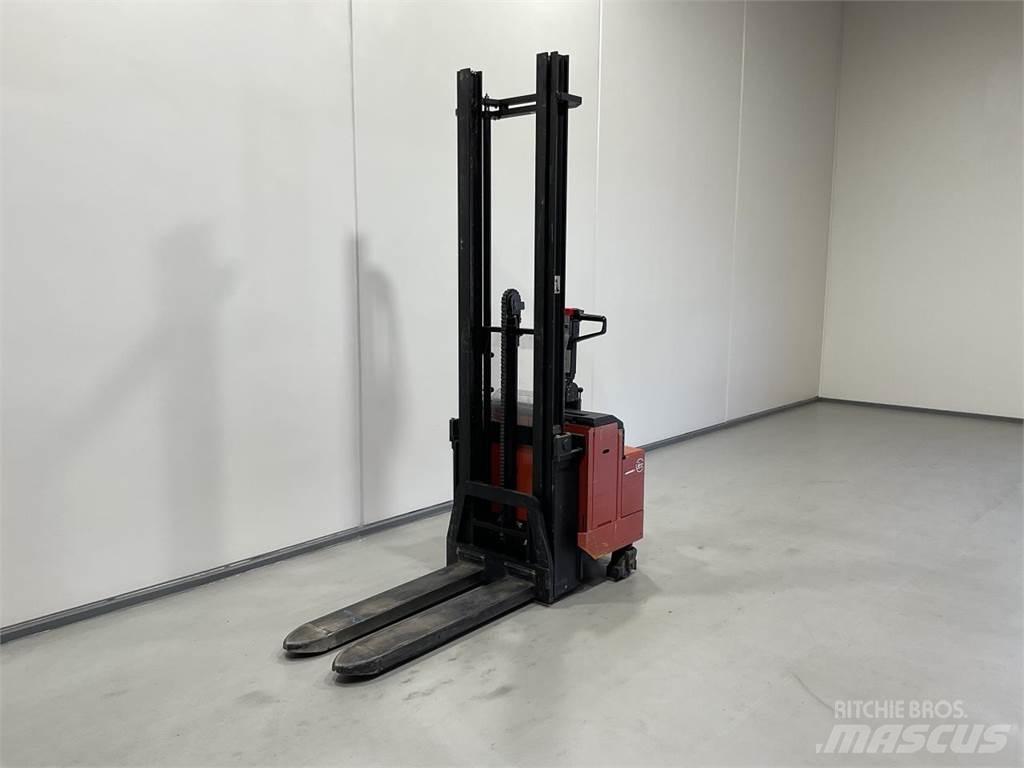 BT LSV 1250/11 Self propelled stackers