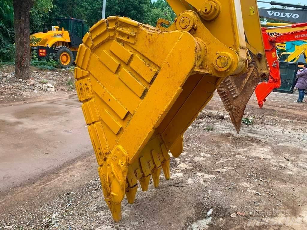 CAT 323 D L Crawler excavators