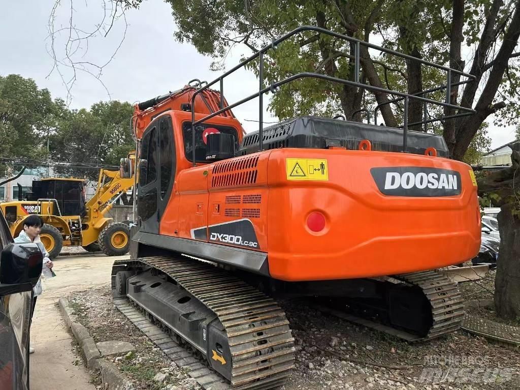 Doosan DX300LC-9c Crawler excavators