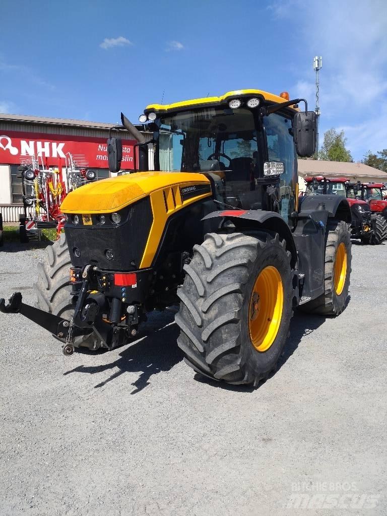 JCB Fastrac 4220 Tractors