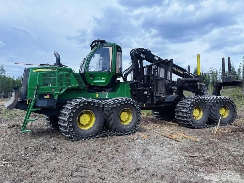 John Deere 1910 Forwarders