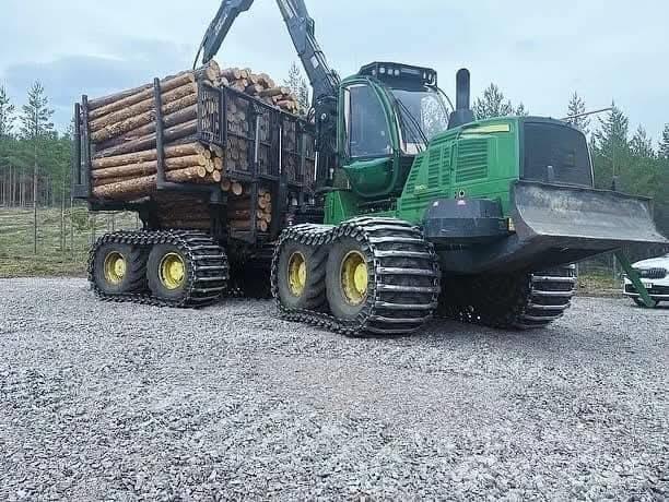 John Deere 1910 Forwarders