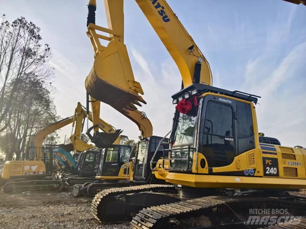 Komatsu PC240-8 Mini excavators  7t - 12t