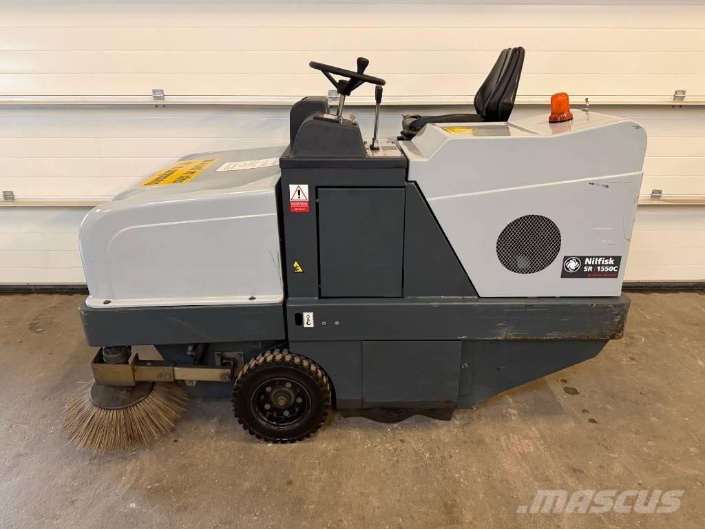Nilfisk SR1550C B Indoor sweepers