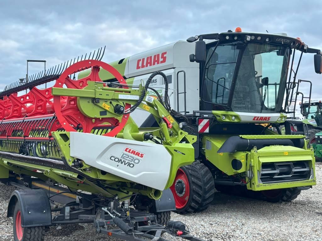 CLAAS Lexion 8900 TT Combine harvesters