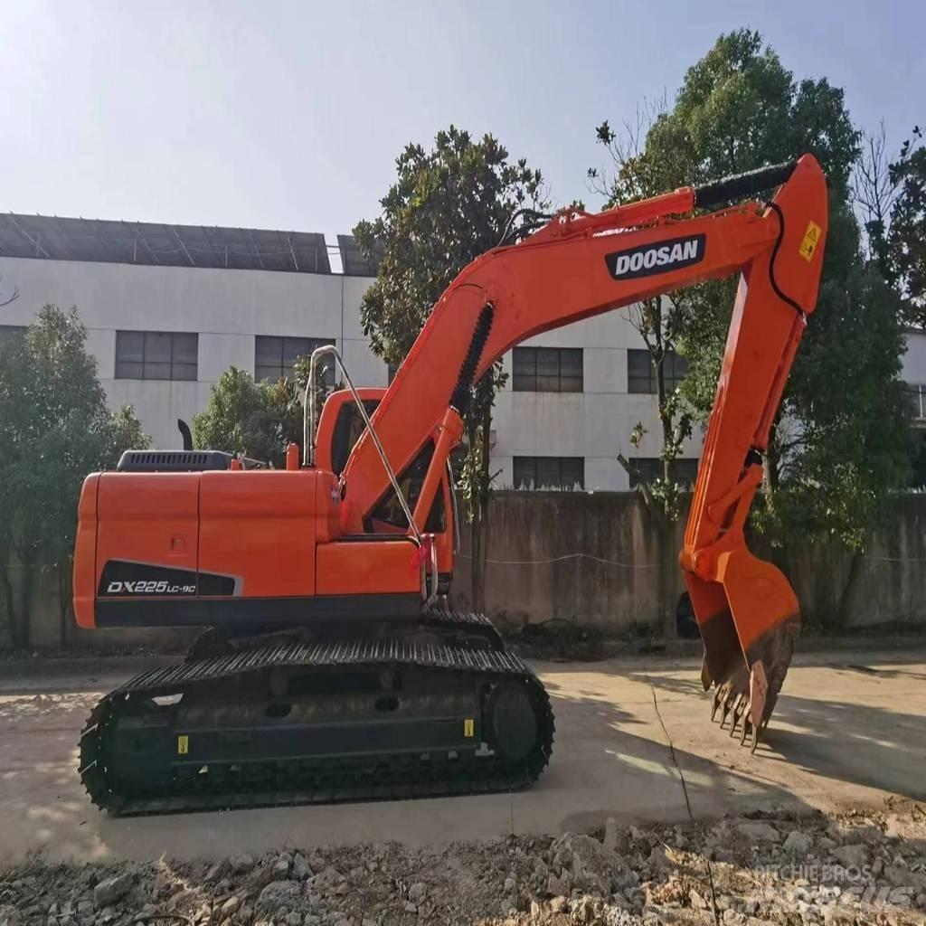 Doosan DX225LC-9C Crawler excavators