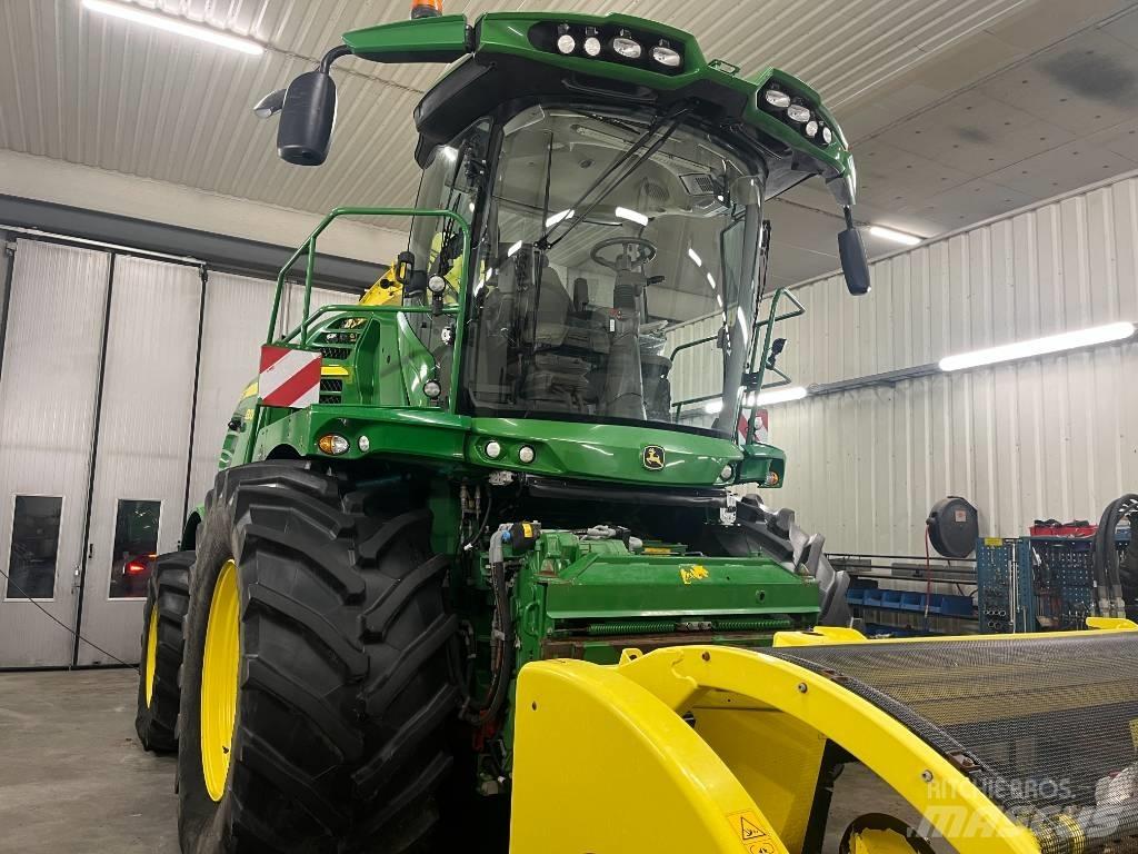 John Deere 8300i Forage harvesters