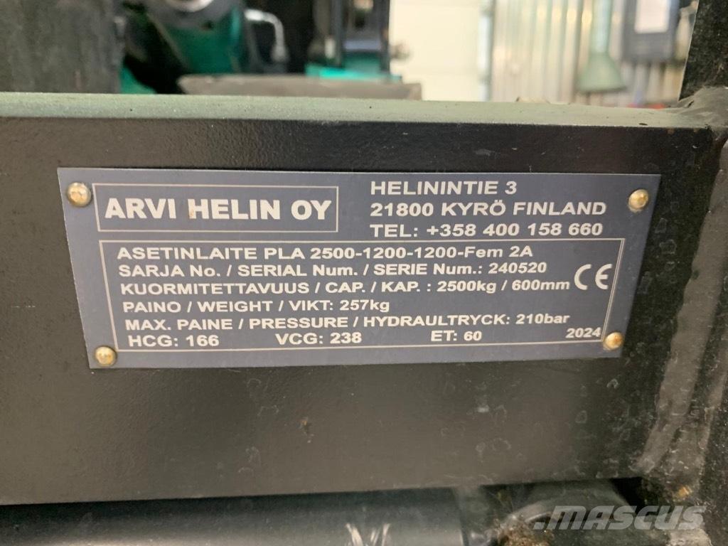 Mitsubishi FD 25 N2 Diesel trucks