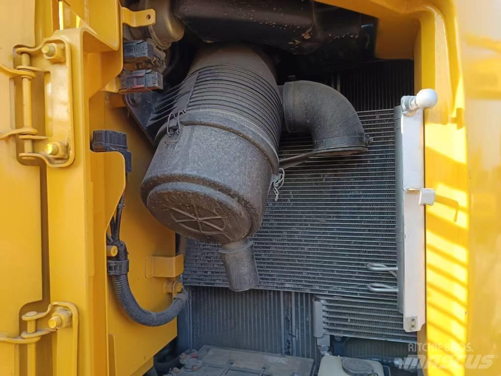 Komatsu PC138 Mini excavators  7t - 12t
