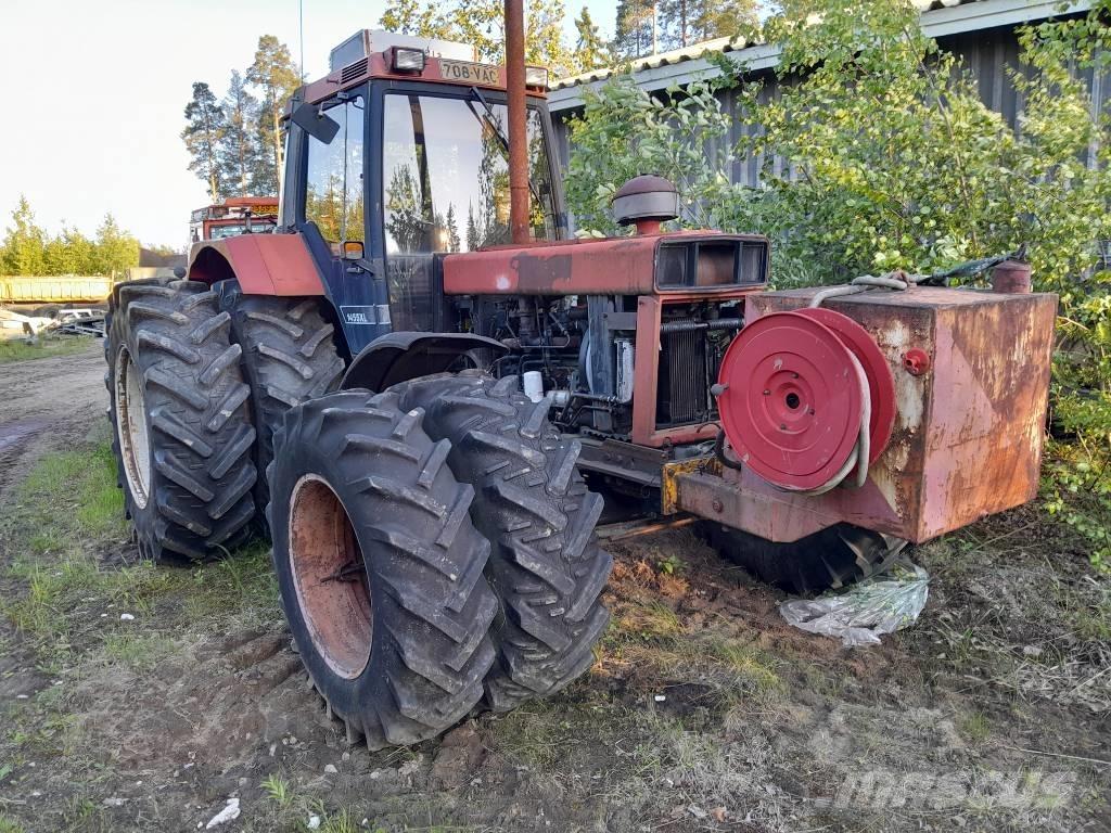 CASE 1455 Tractors