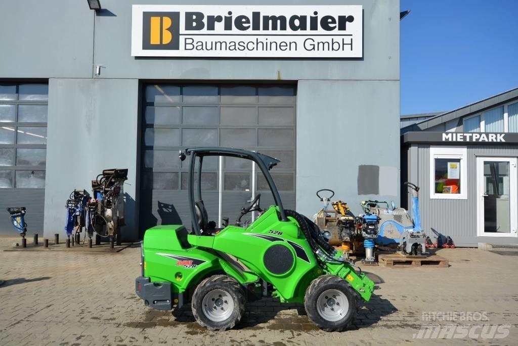 Avant 528 Mini loaders
