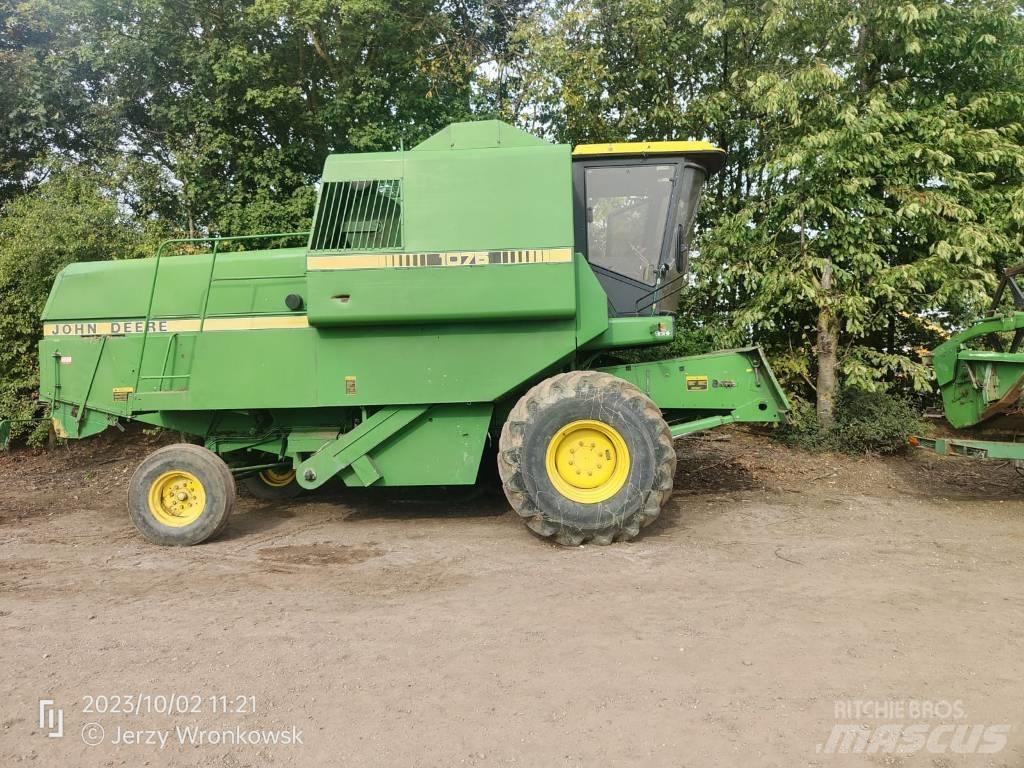 John Deere 1075 Combine harvesters