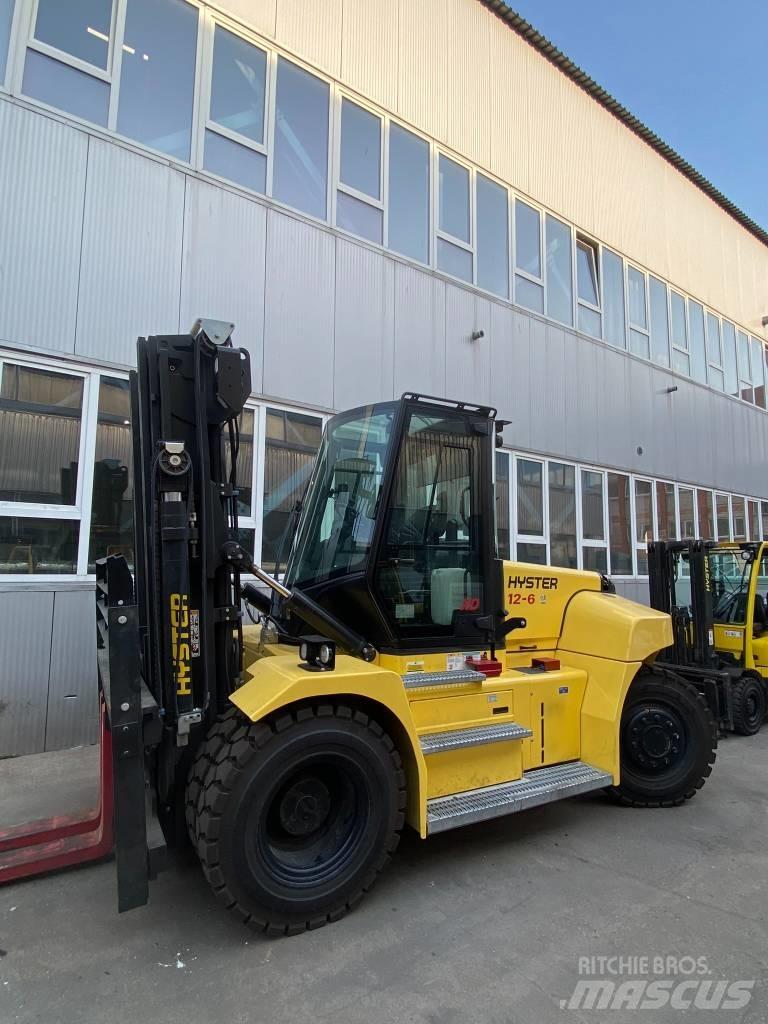 Hyster H12XD6 Diesel trucks