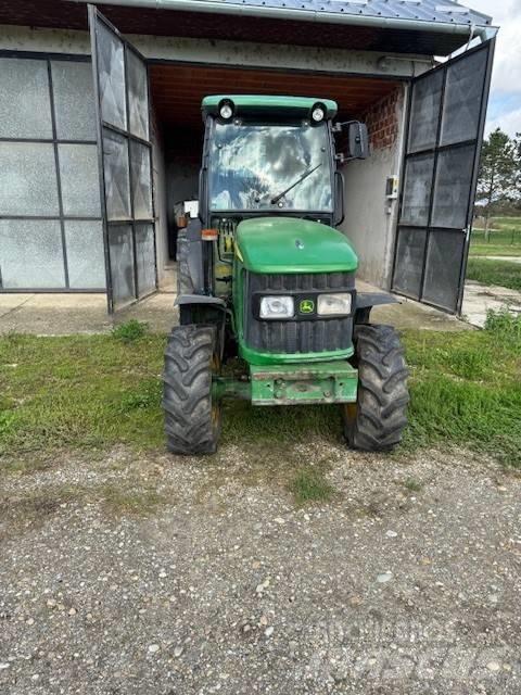 John Deere 5515 F Tractors