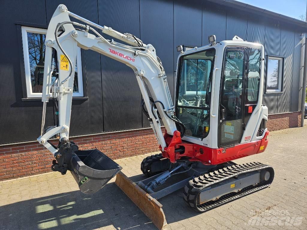 Takeuchi TB 225 Mini excavators < 7t (Mini diggers)
