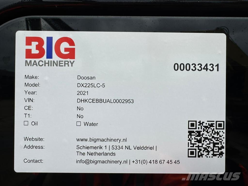 Doosan DX225LC-5 Crawler excavators