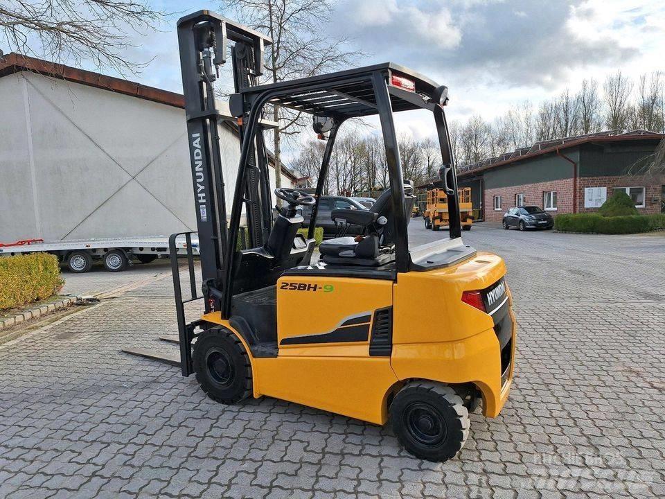 Hyundai 25 BH-9 Other