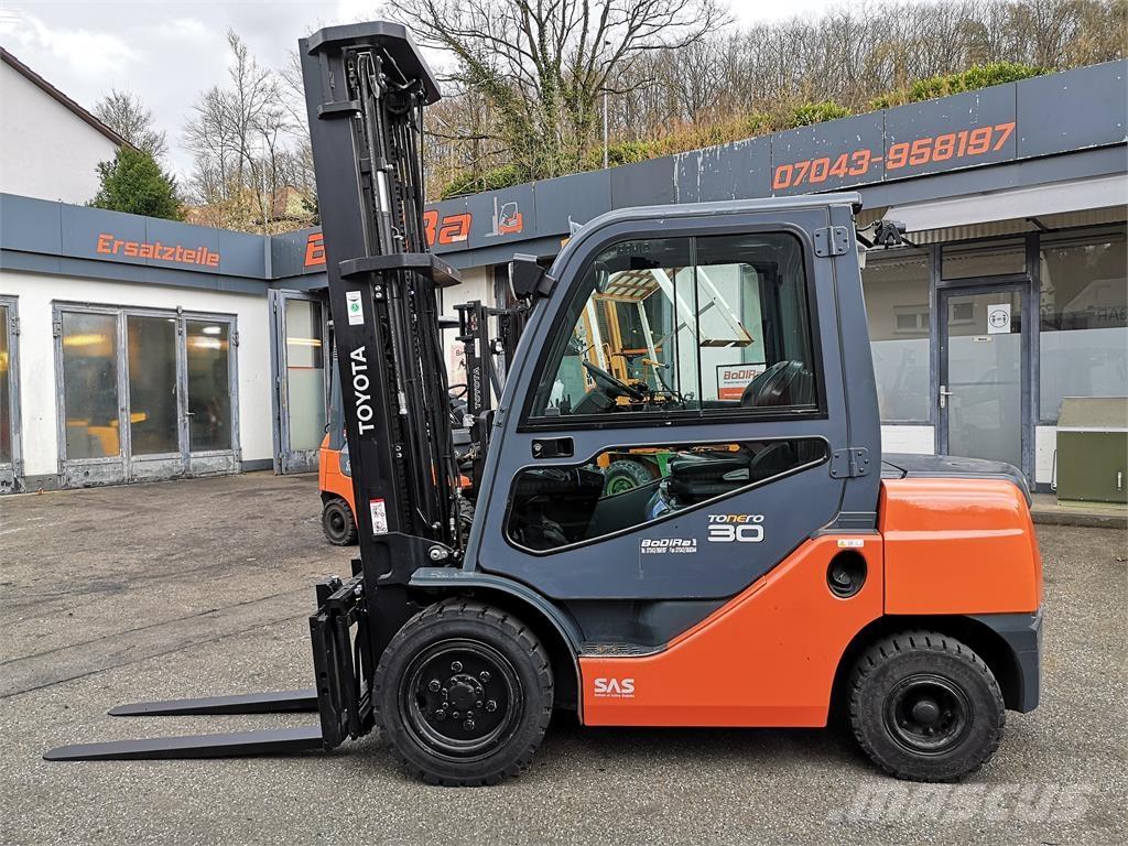 Toyota 02-8FDF30 Diesel trucks