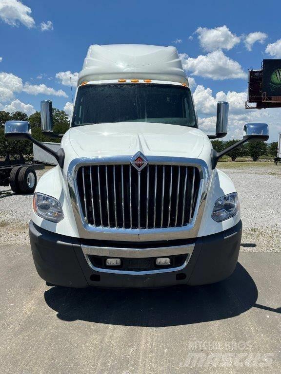International LT Prime Movers