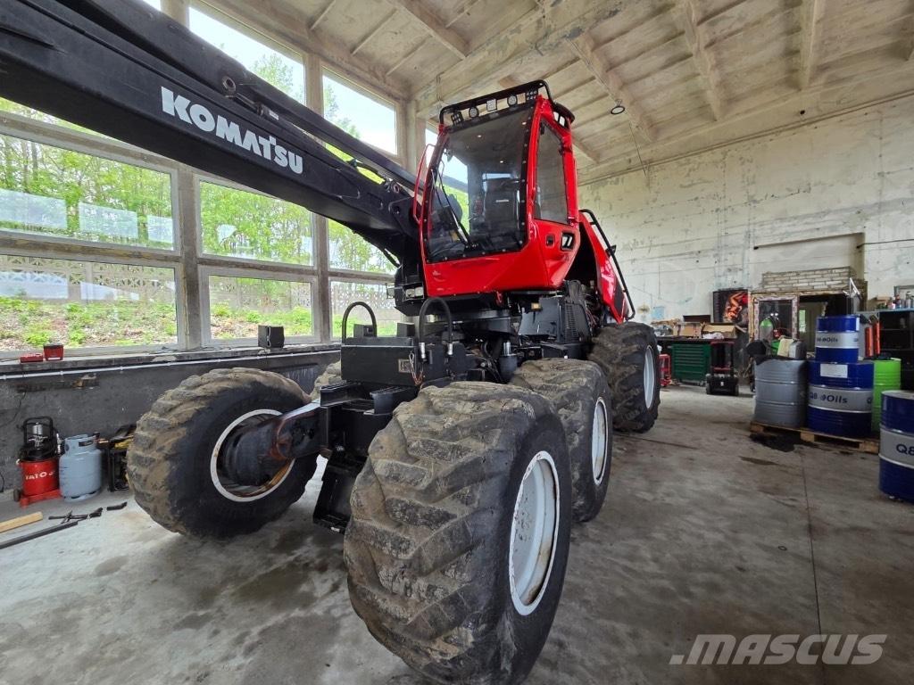 Komatsu 911 Harvesters