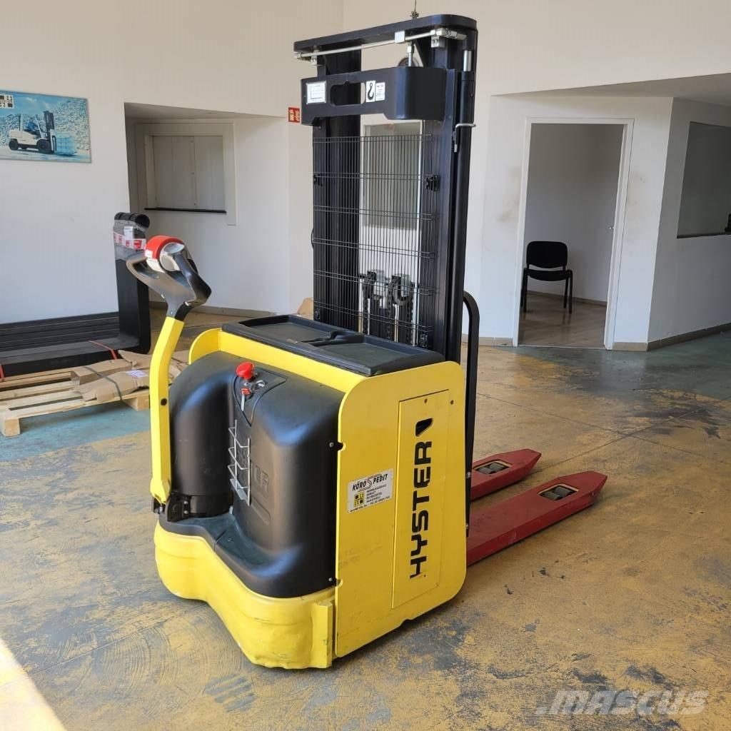 Hyster S1.4iL Pedestrian stacker