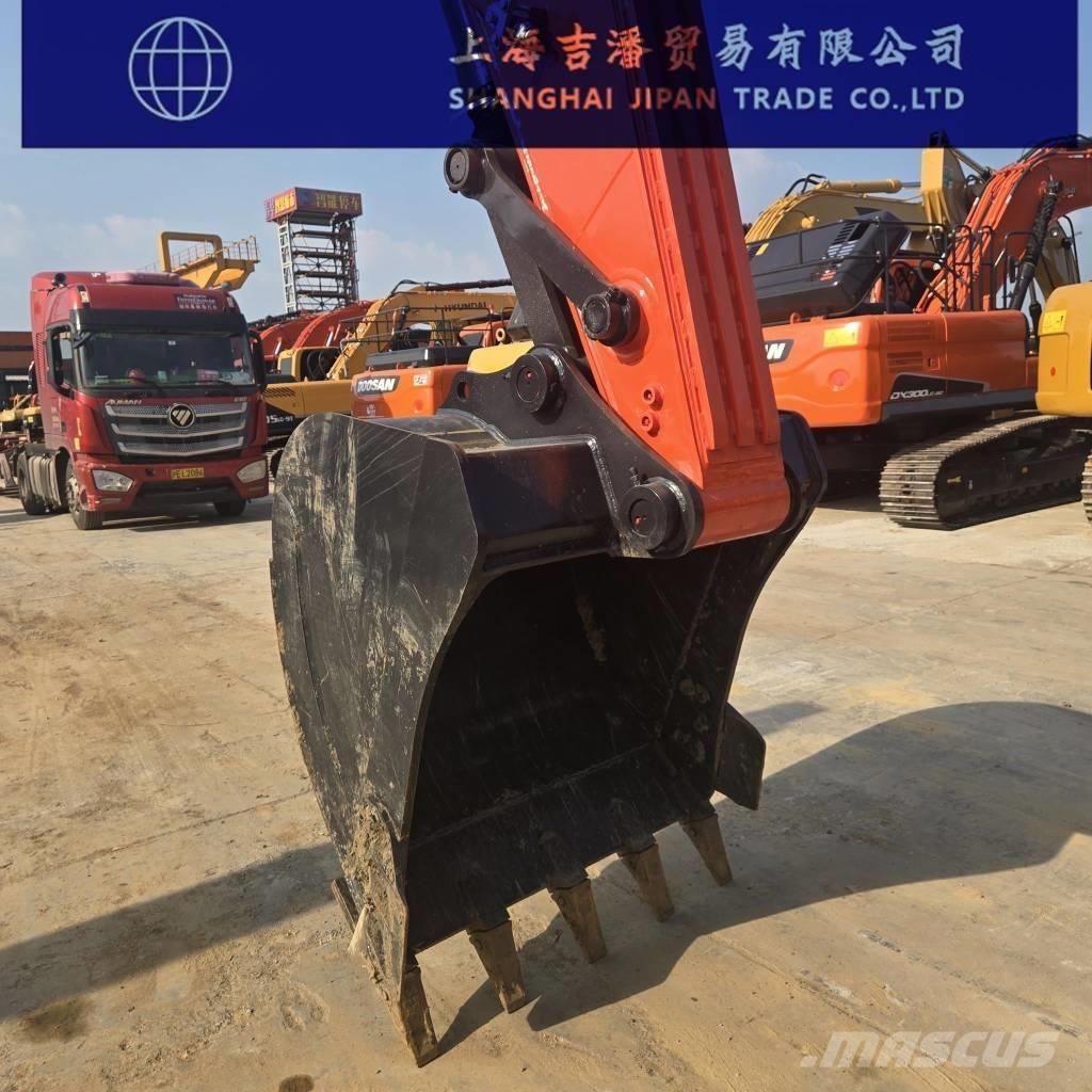 Doosan DX 300 Crawler excavators