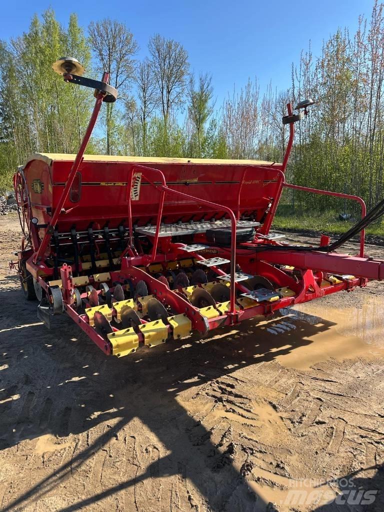 Väderstad Rapid400C Drills