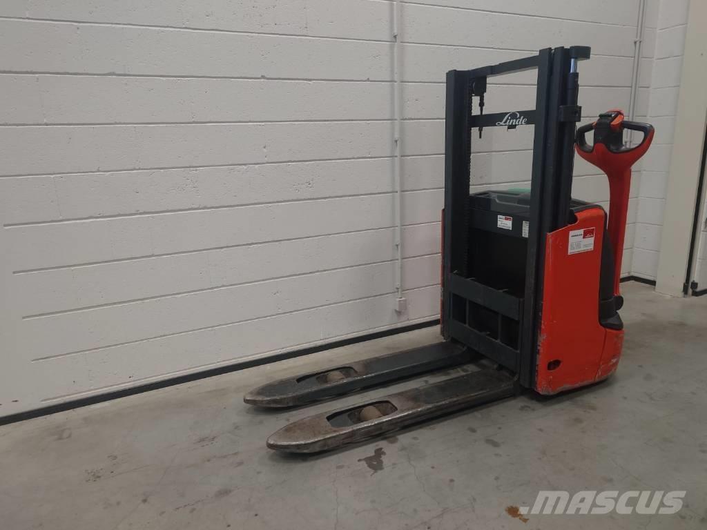 Linde L12/1172 Pedestrian stacker