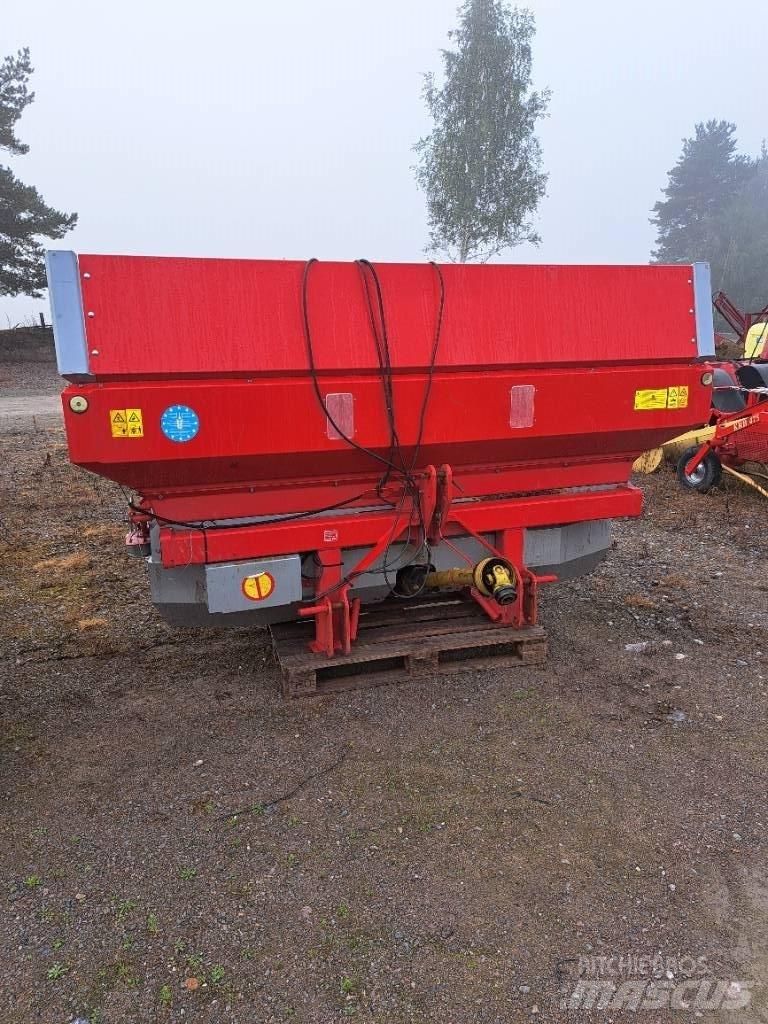 Kverneland exacta Tl Mineral spreaders