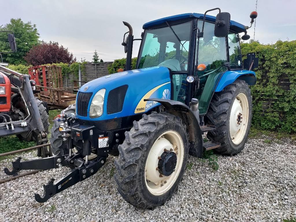 New Holland T 5050 Tractors