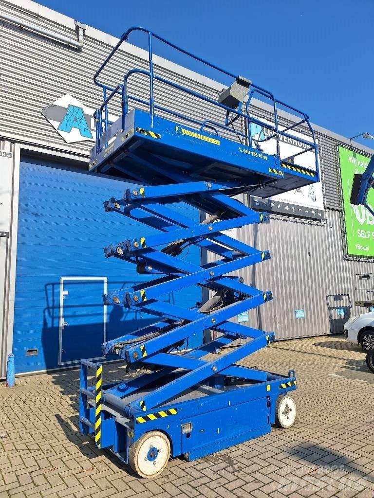 UpRight X32N Scissor lifts