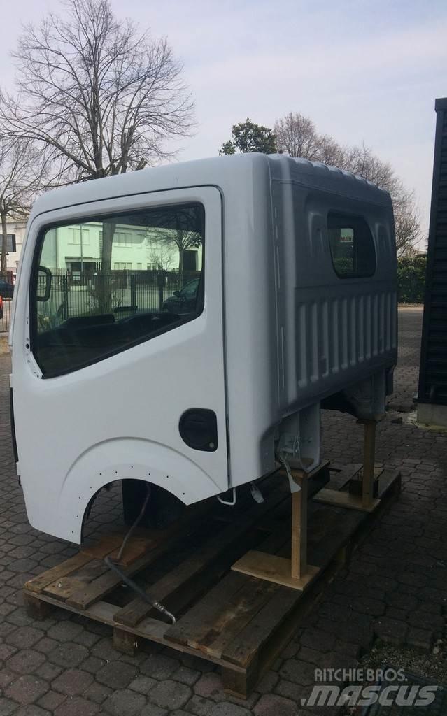 Renault Maxity Cabins and interior
