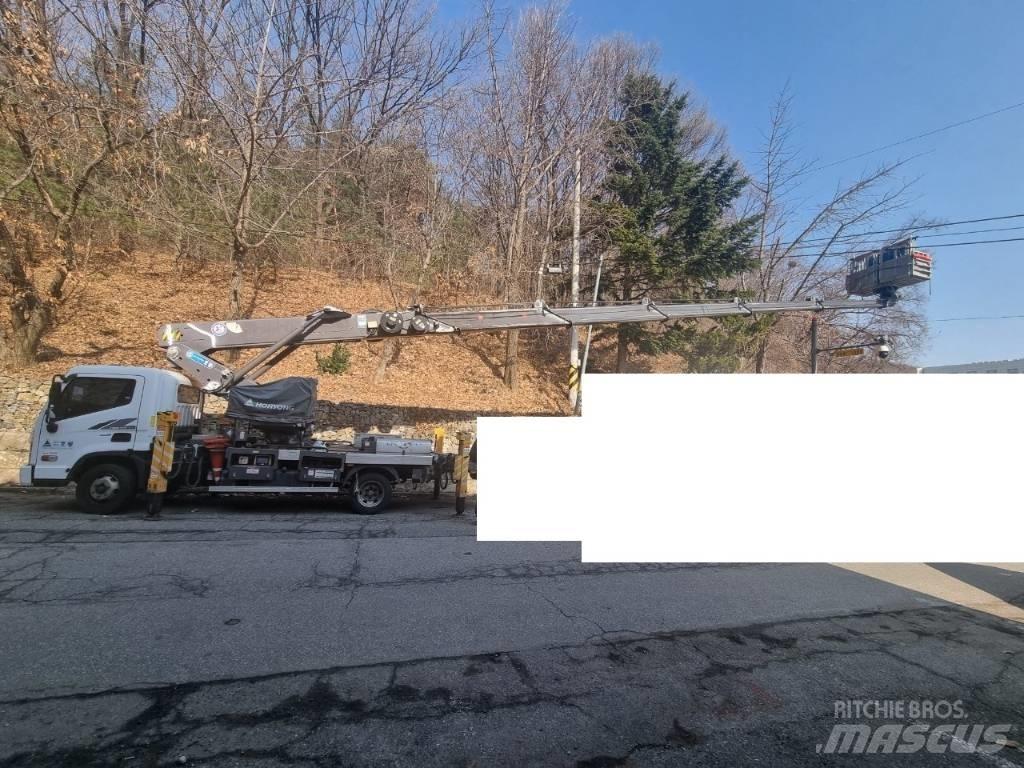 Horyong SKY300 Truck mounted platforms