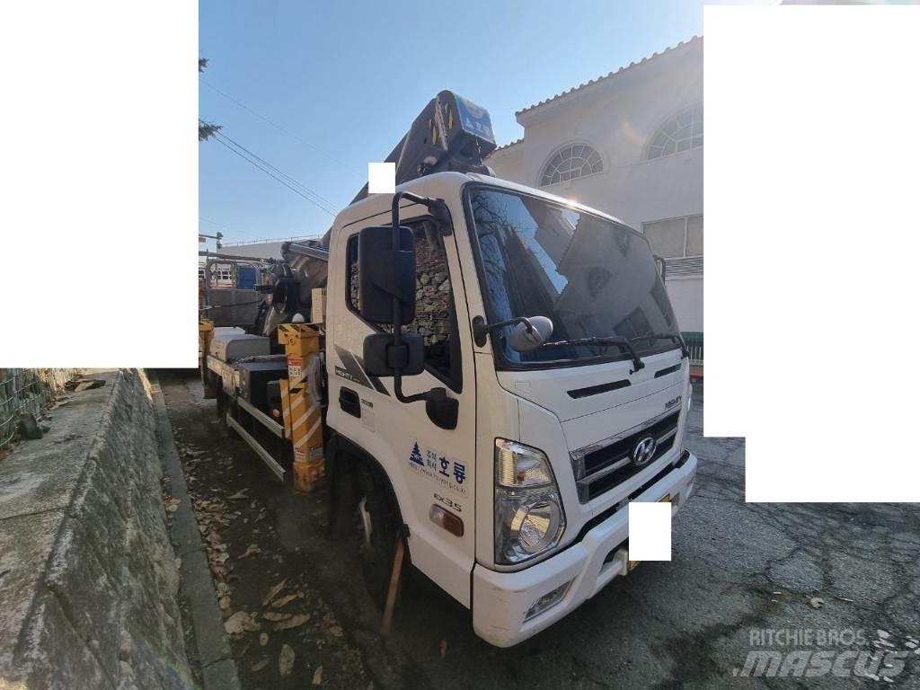 Horyong SKY300 Truck mounted platforms