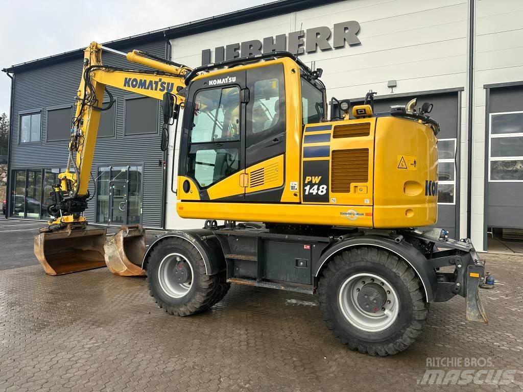 Komatsu PW 148-11 Wheeled excavators