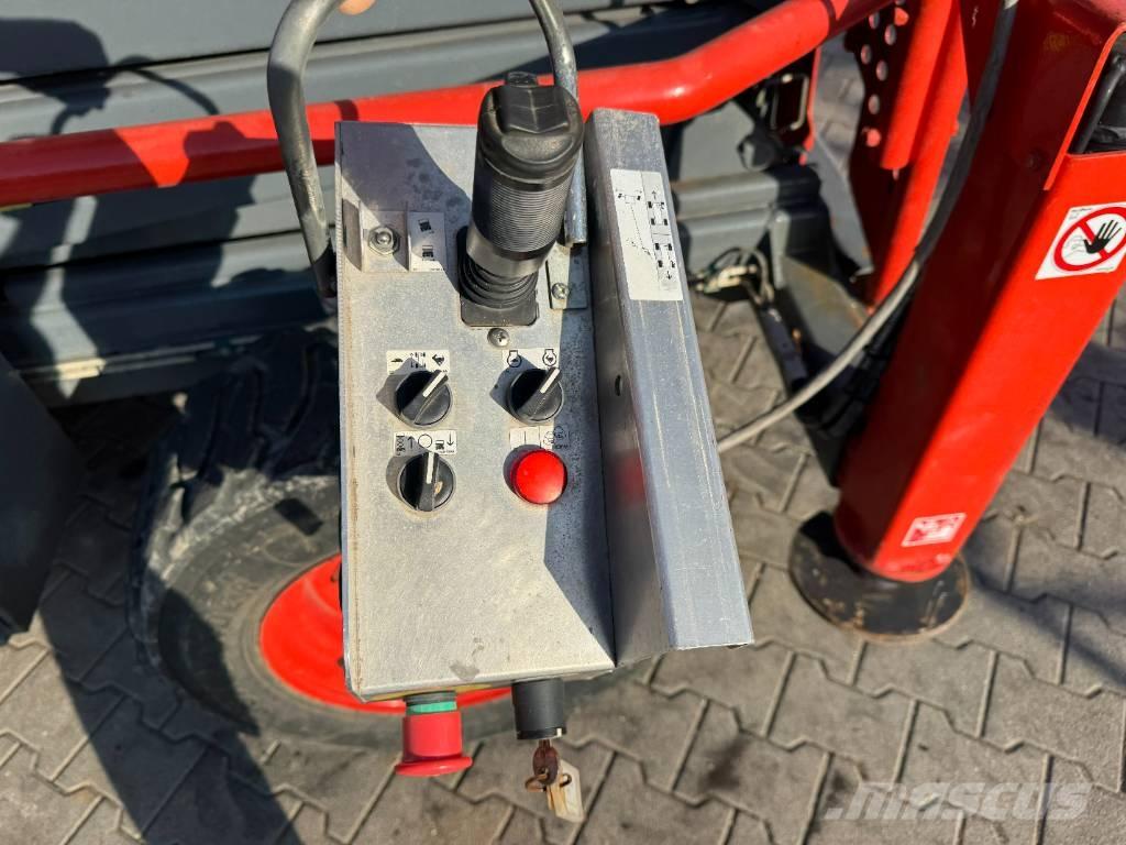 SkyJack 9250RT Scissor lifts