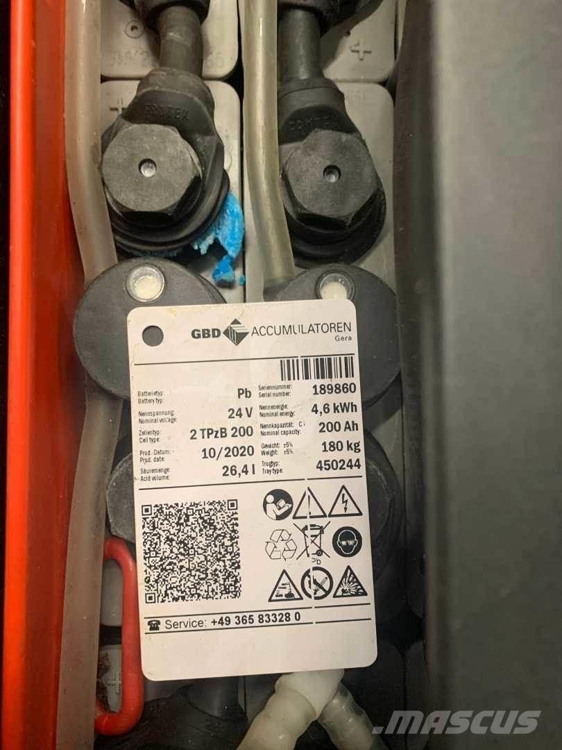 Linde L10 Pedestrian stacker