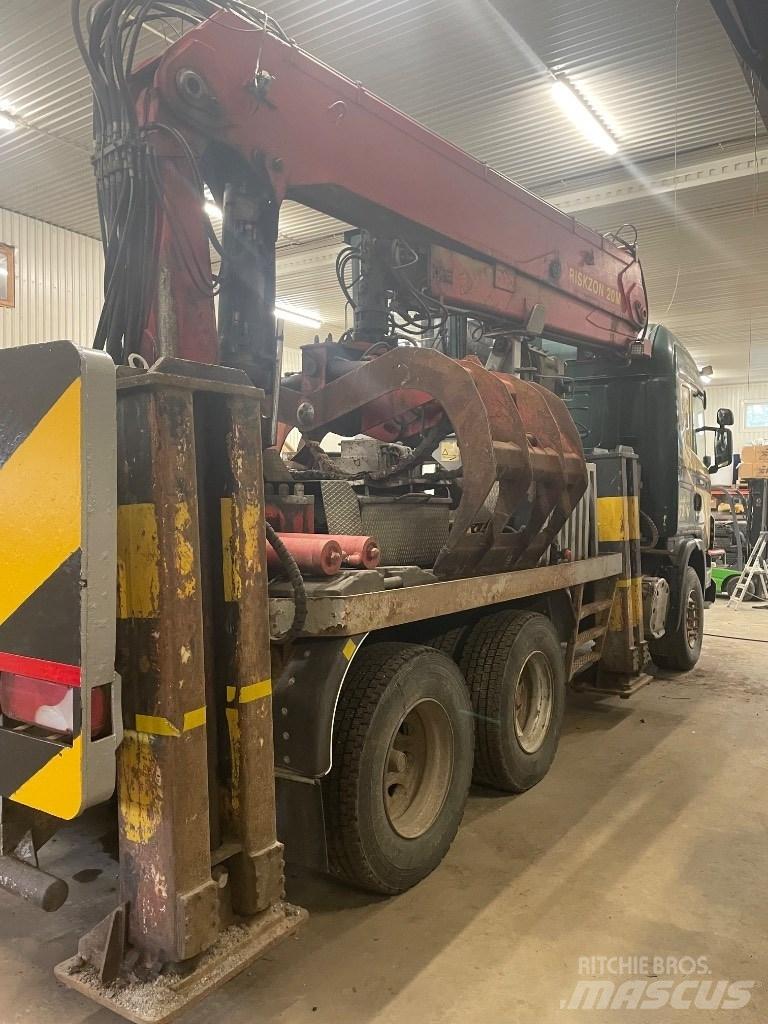 Scania G 420CB Truck mounted cranes