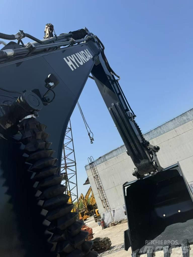 Hyundai R220LC-9S Crawler excavators