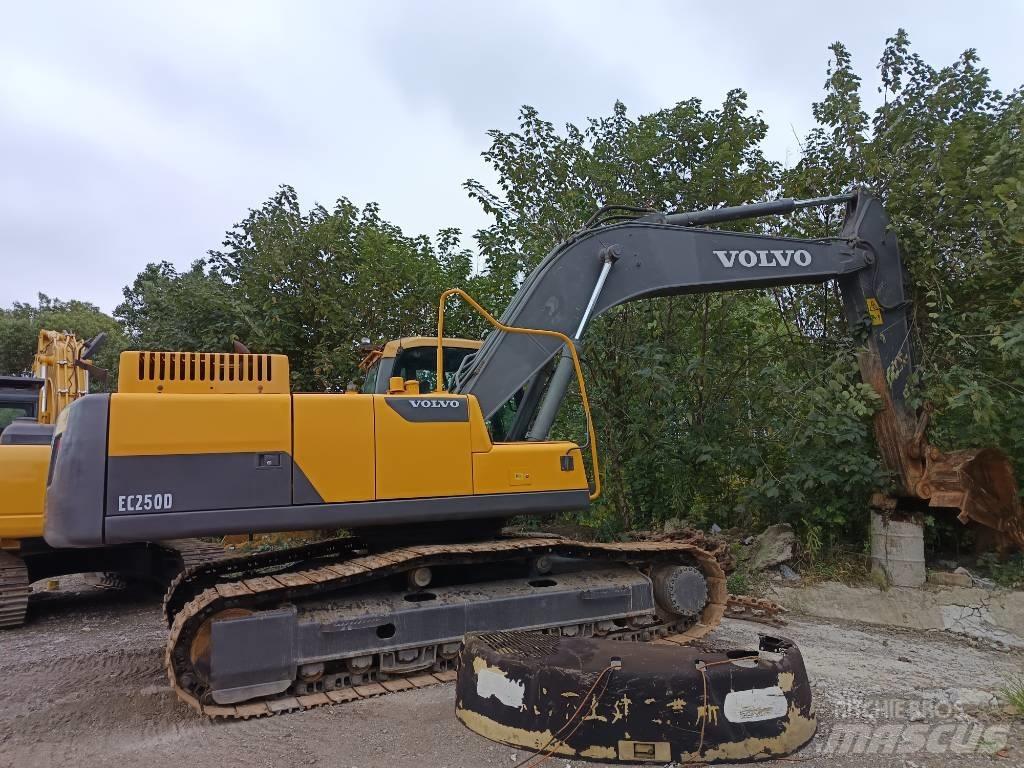 Volvo EC 250 Crawler excavators