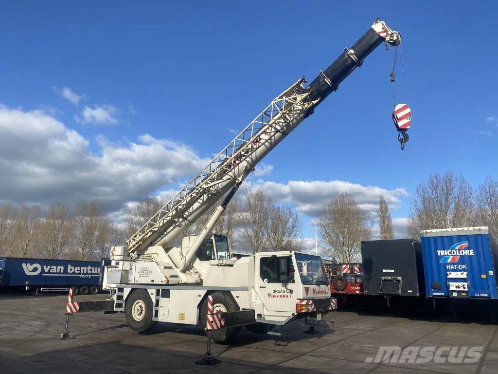 Liebherr LTM1030 All terrain cranes