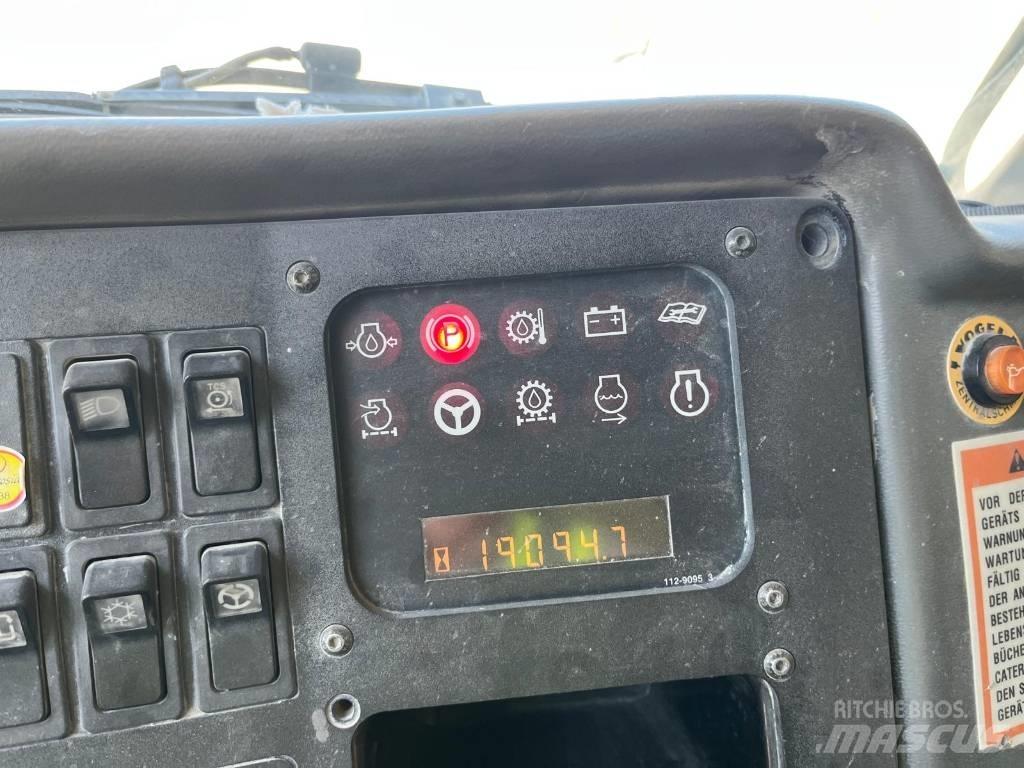 CAT 771D Rigid dump trucks