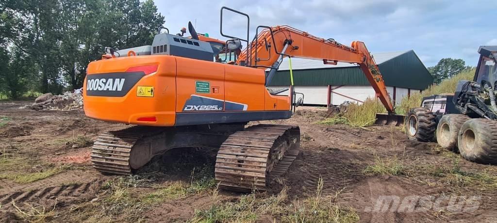 Doosan DX 225 LC-5 Crawler excavators