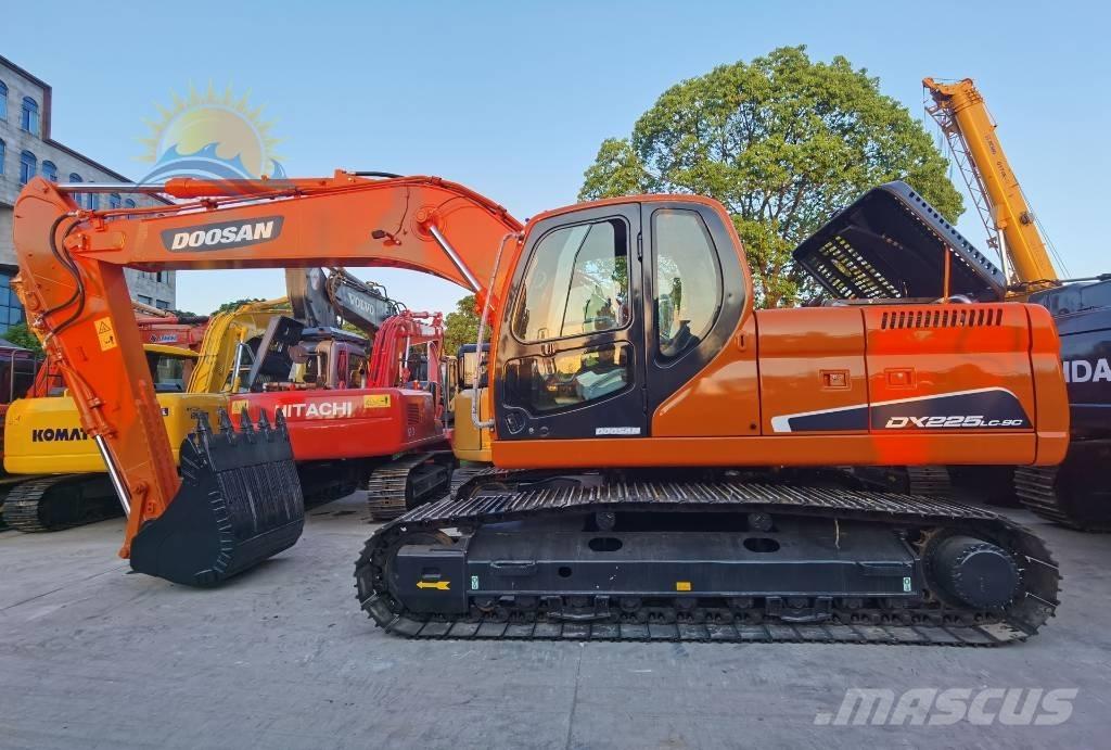 Doosan DX 225 LC Crawler excavators